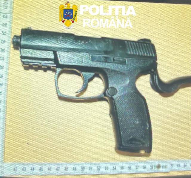 Percheziții în București pentru un dosar de proxenetism: doi bărbați ar fi închiriat o locuință pentru prostituție