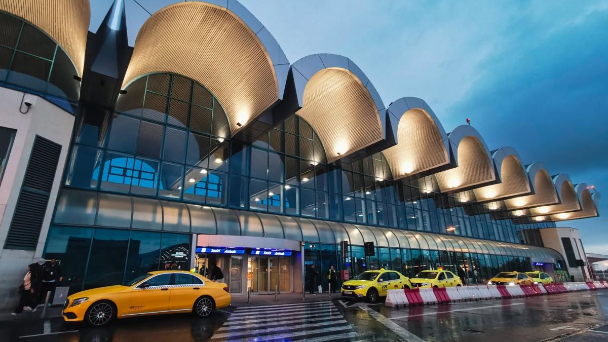 Probleme la rezervarea biletelor TAROM pe cursele internaționale din cauza actualizărilor site-ului