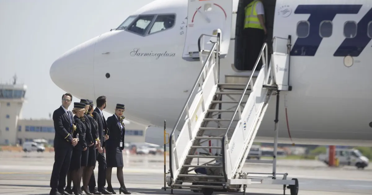 Probleme tehnice la TAROM: Disponibilitatea locurilor pe cursele externe poate fi afișată eronat