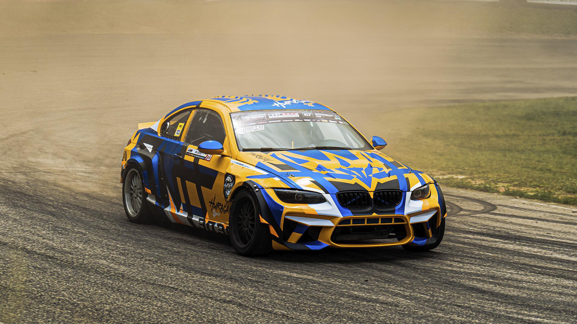 Organizatorii Campionatului Național de Drift din București au fost amendați de Garda de Mediu
