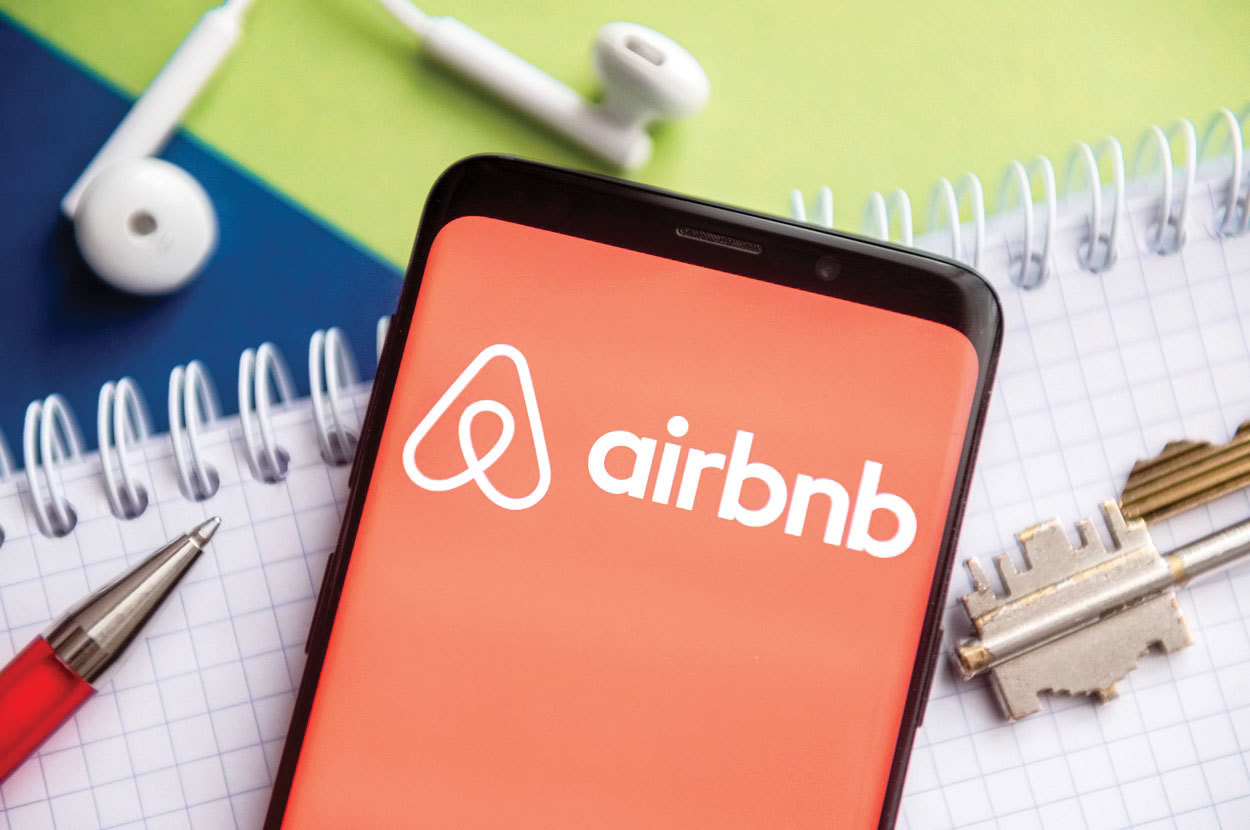 Apartamentele de tip Airbnb din România sunt preferate de turiștii străini, în detrimentul românilor