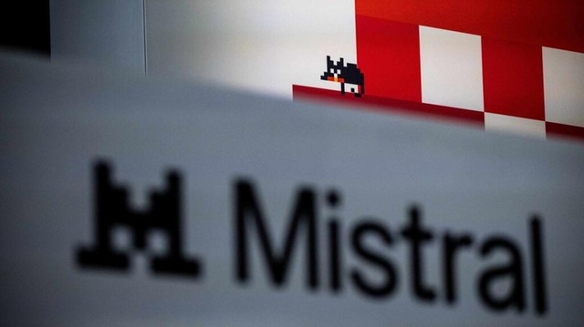 Mistral AI lansează Mistral Large 4, un model de inteligență artificială cu un trilion de parametri