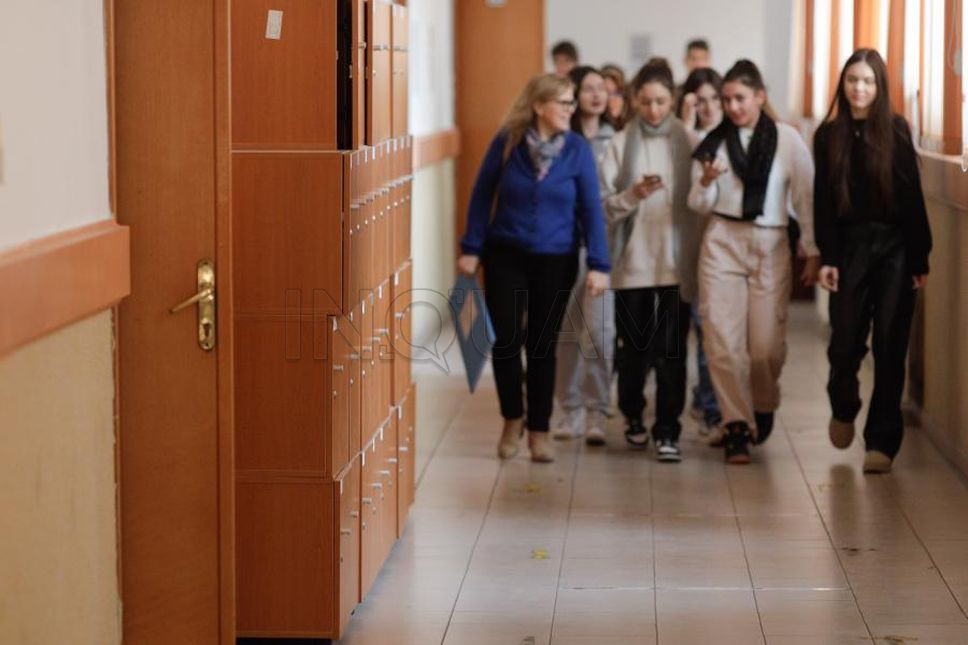 Campanie de donații pentru profesori: 50 de abonamente HotNews Premium vor fi oferite cadou pentru mediul rural