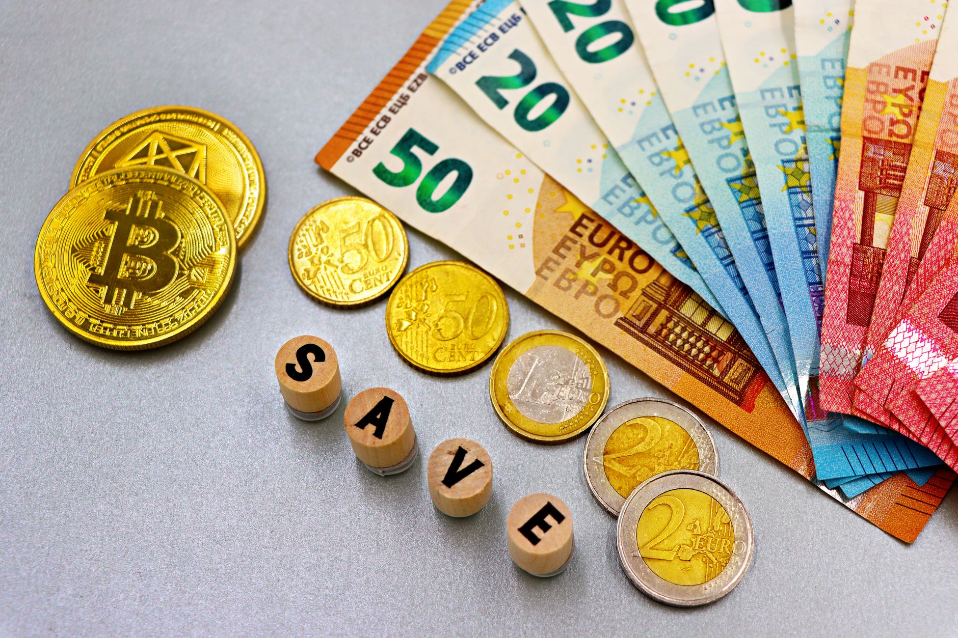 Director de bancă cercetat pentru furtul a peste 500.000 de lei din contul unui client