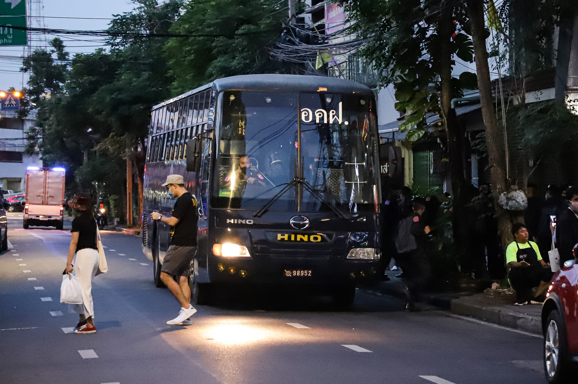 Conflict între suporterii CSA Steaua București și Politehnica Timișoara în Sibiu: intervenție cu gaze lacrimogene