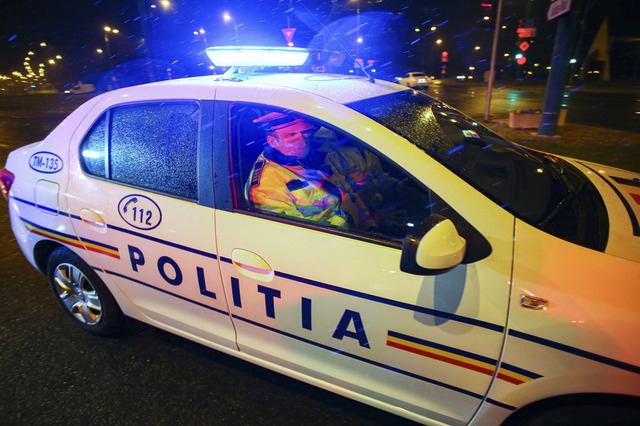 Accident grav în județul Brașov: patru persoane rănite după o ciocluire între două mașini și un microbuz