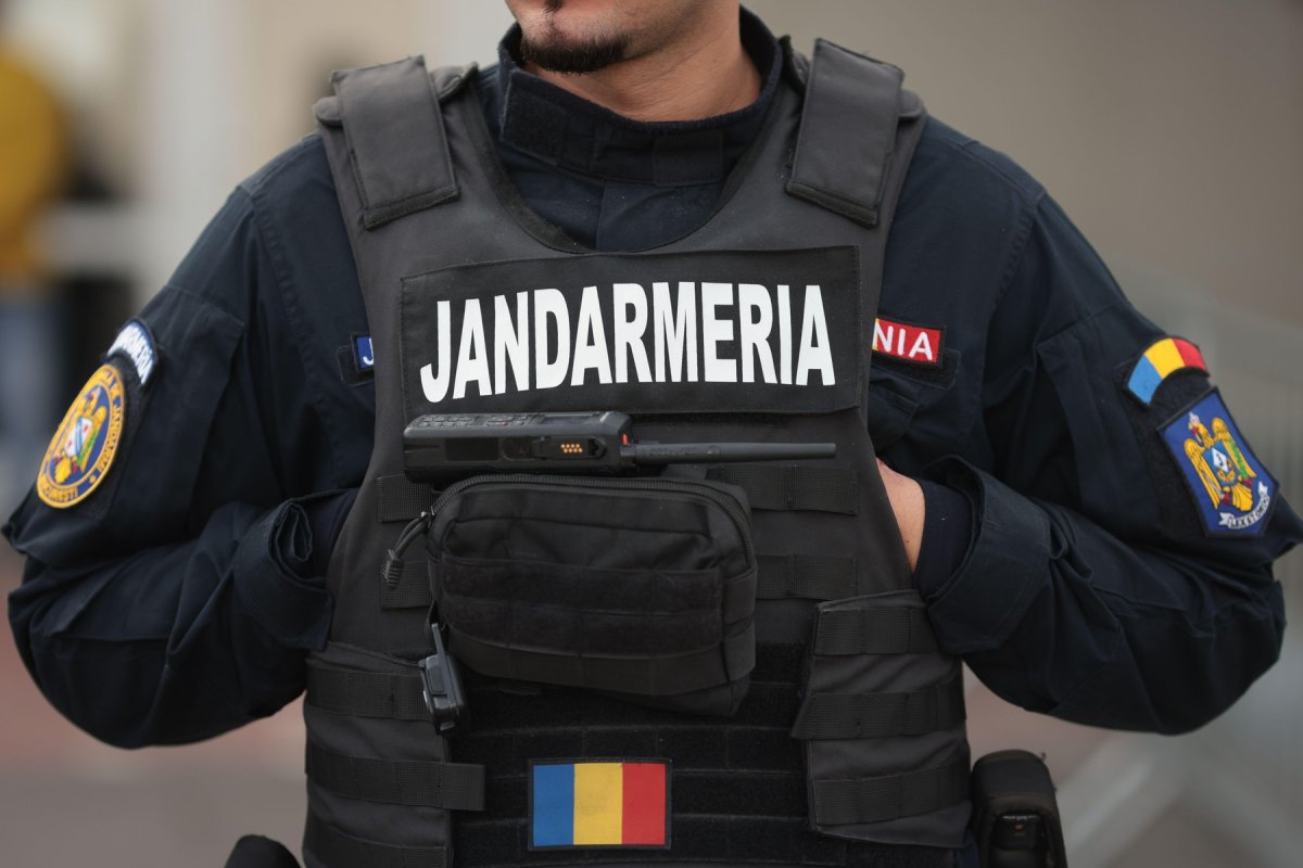 Jandarmeria aplică sancțiuni și formulează plângeri penale după manifestațiile de la Arestul Central și DIICOT