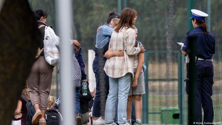 Val de violențe cu armă albă în școlile din Polonia: un tânăr de 15 ani a ucis o funcționară
