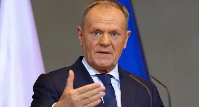Premierul Poloniei, Donald Tusk, explică atacurile din școli prin glorificarea violenței pe internet