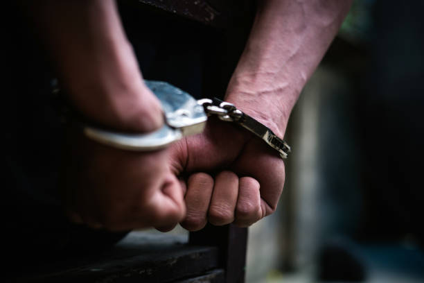 Conflict violent în județul Olt: Trei bărbați reținuți după un scandal cu amenințări și distrugeri