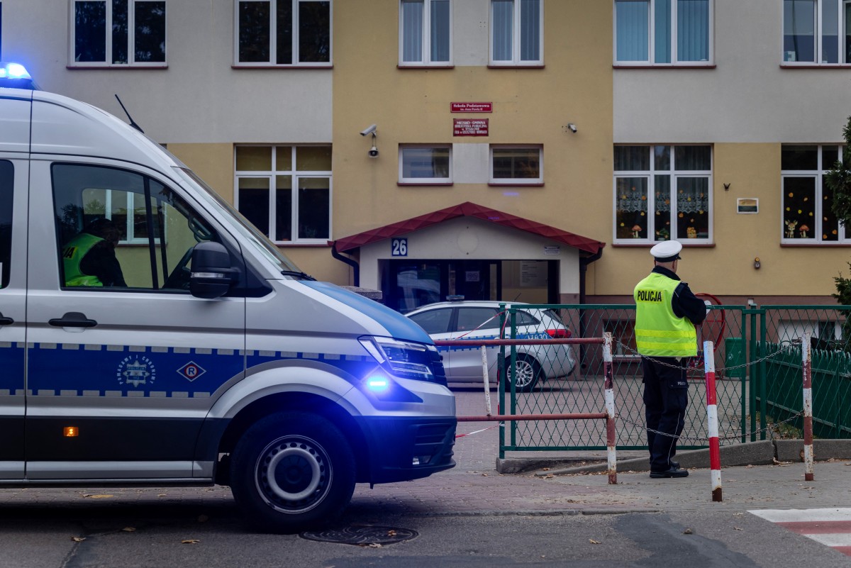 Polonia desfășoară peste 20.000 de polițiști în școli după o serie de atacuri violente