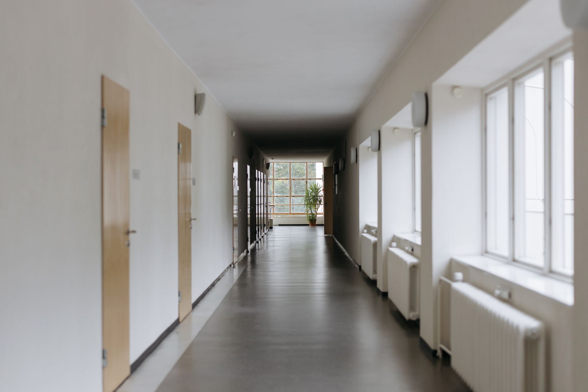 Atac armat într-o școală din Franța: un elev de 14 ani a împușcat doi profesori
