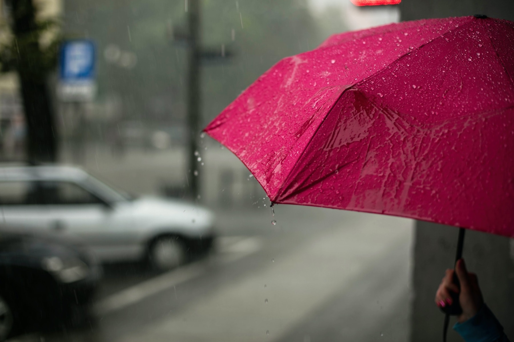Se strică vremea în România: temperaturi mai scăzute și precipitații abundente în luna octombrie