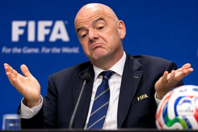 Scandal financiar la FIFA: Gianni Infantino este acuzat că nu a declarat remunerații de milioane de euro
