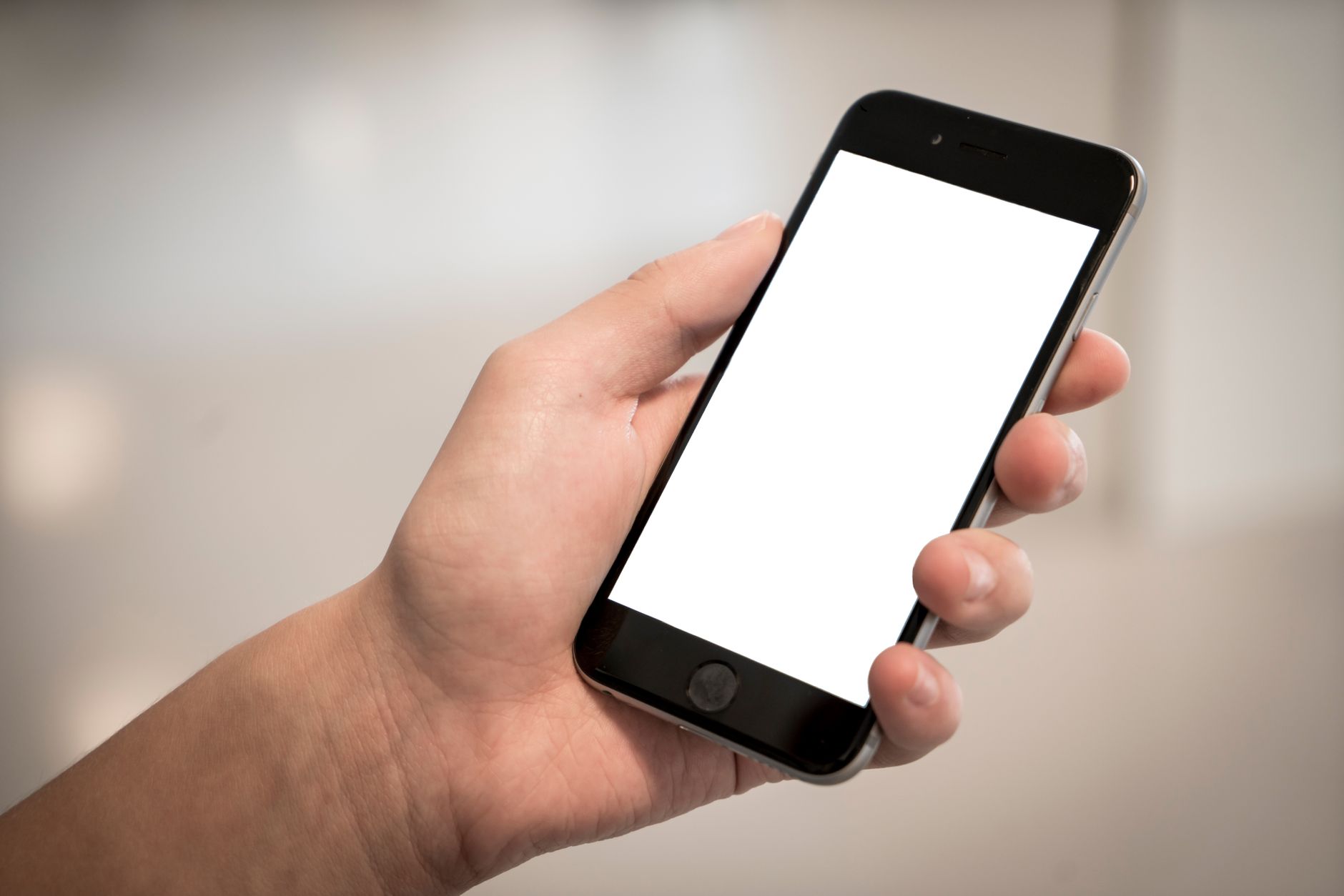 Piața globală de smartphone-uri în declin: livrările au ajuns la cel mai scăzut nivel din 2012