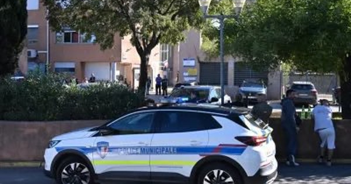 Ancheta antiteroristă în Franța după atacul armat asupra a doi profesori într-un liceu din Aubagne